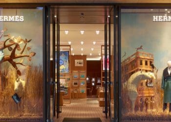 Luxury Retail Reinvented: Exploring the Future of High-End Shopping Experiences