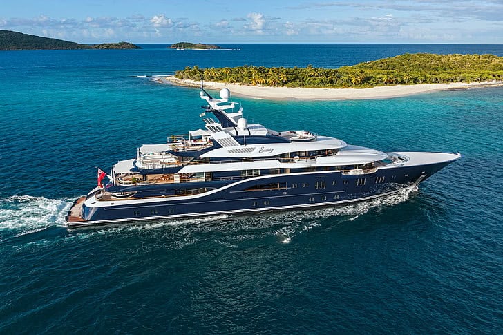 Superyacht Charter Arabian Gulf: Why Winter Is the Season You’re Missing