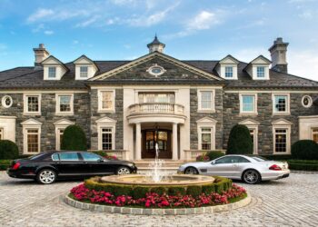 What Ordinary Startups Avoid, Hype Luxury Embraces