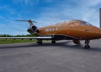 The Flying Command Center: Connectivity at 45,000 Feet