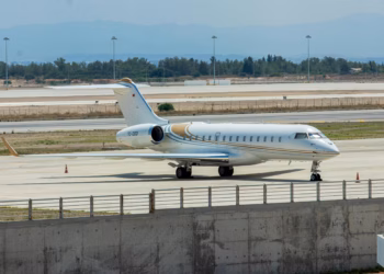Why Billionaires Are Moving Away from Fragmented Luxury Advisors and Toward Single-Source Discretion