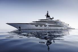 Lürssen vs Feadship vs Benetti vs Amels: How to Choose the Right Superyacht Builder in 2026