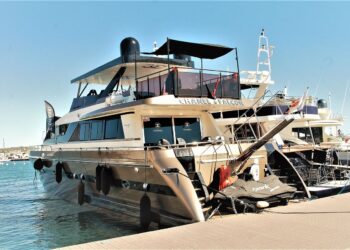 The Dos and Don’ts of Superyacht Etiquette Every First-Time Charter Guest Must Know