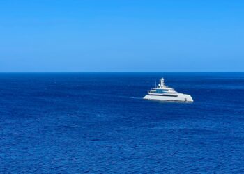The Private Jet and Superyacht Experience: Why India’s New Billionaires Are Rewriting the Rules of Global Luxury Mobility