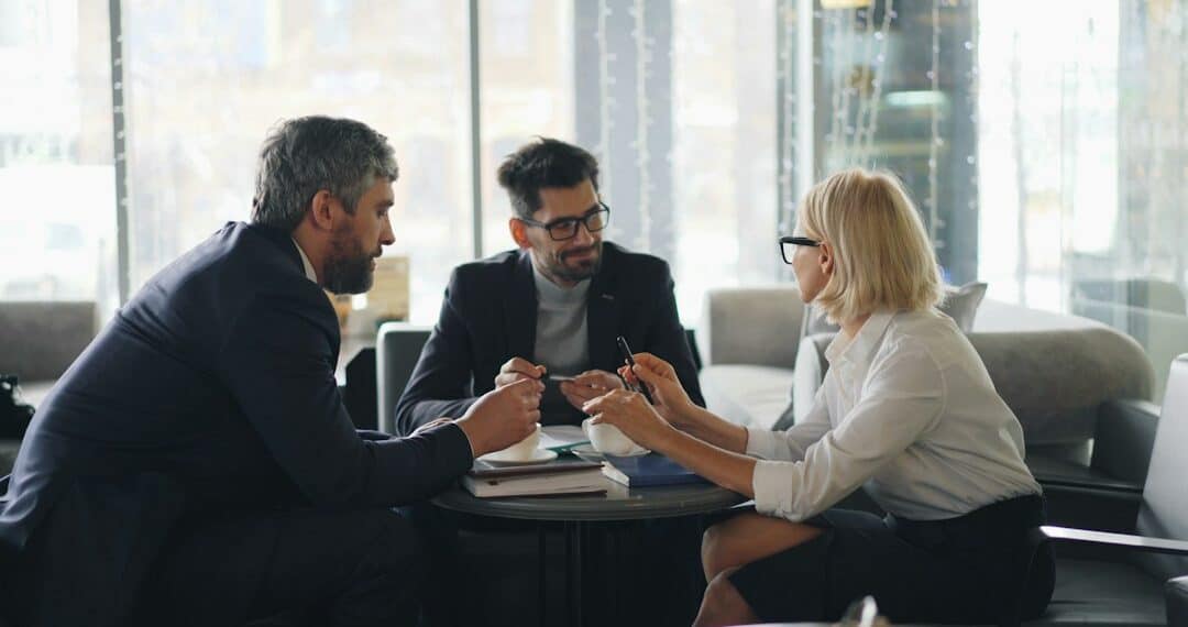 Private banking wealth management meeting — Hype Luxury