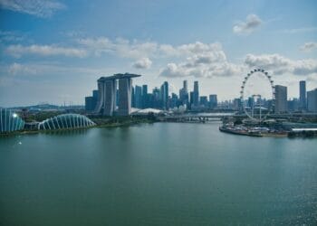 Singapore marina bay city Asia wealth — Hype Luxury